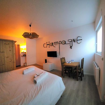 Chambres Privees Hyper-Centre Epernay Lit 160X200Cm Exterior photo