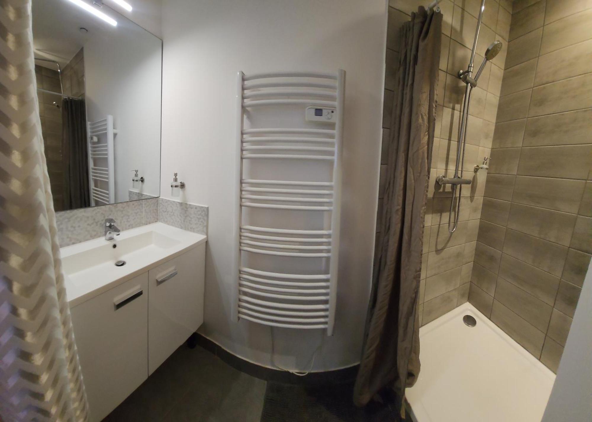 Chambres Privees Hyper-Centre Epernay Lit 160X200Cm Exterior photo